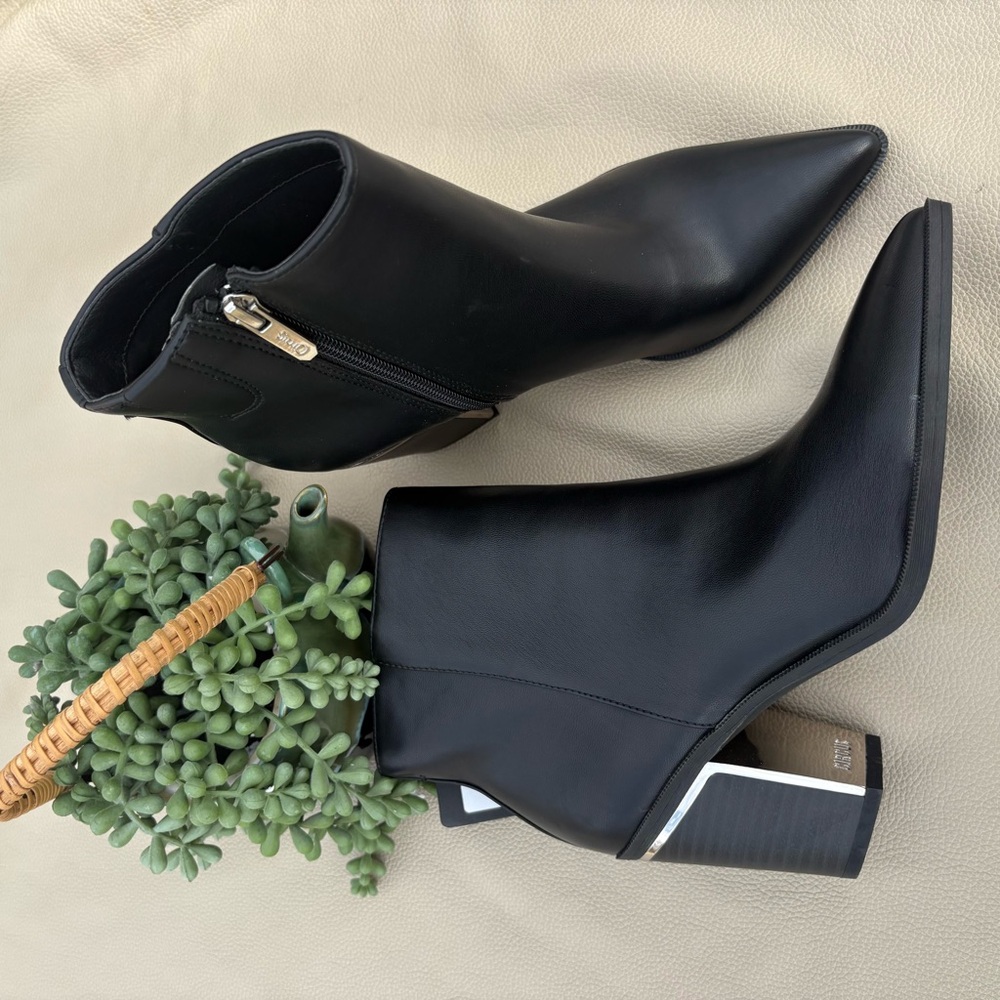 CIRCUS SAM EDELMAN BLACK SILVER TRIM HEEL ZIPPER 7 BOOTIES BOOTS GUC